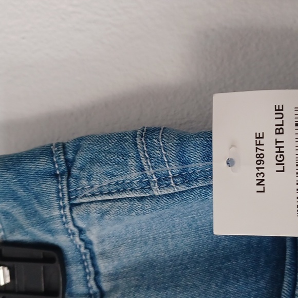 New Jeans High Rise Light Blue Denim Flare Strectchy Curvy 14W, inseam 24 inches - Picture 7 of 9